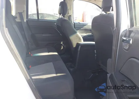 2016 Jeep Compass Sport из США, поврежденный, VIN 1C4NJCBA4GD525561